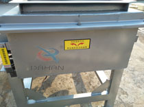 直線(xiàn)振動(dòng)篩振動(dòng)電機(jī)運(yùn)轉(zhuǎn)